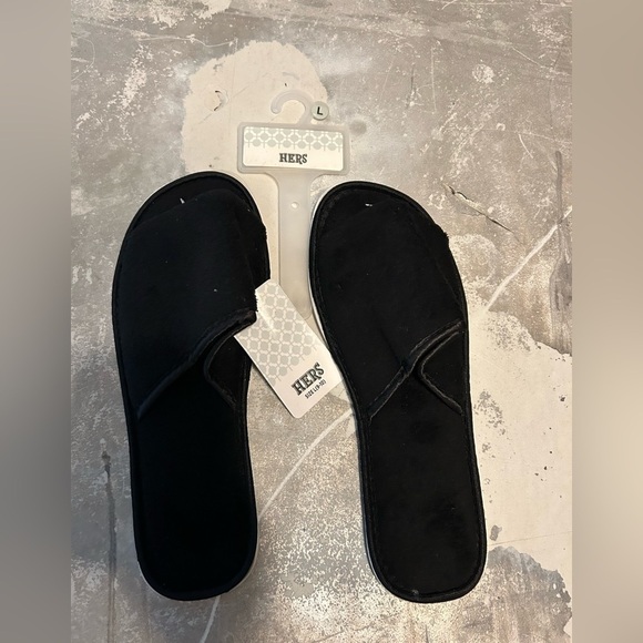 Hers slippers size large black - Picture 1 of 3